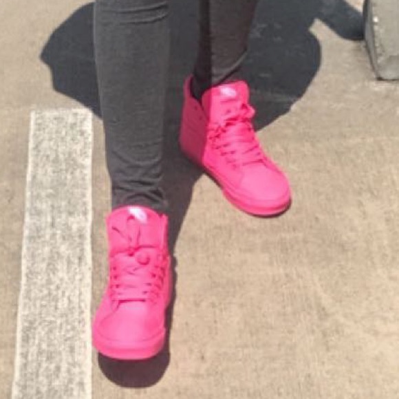 highlighter pink vans